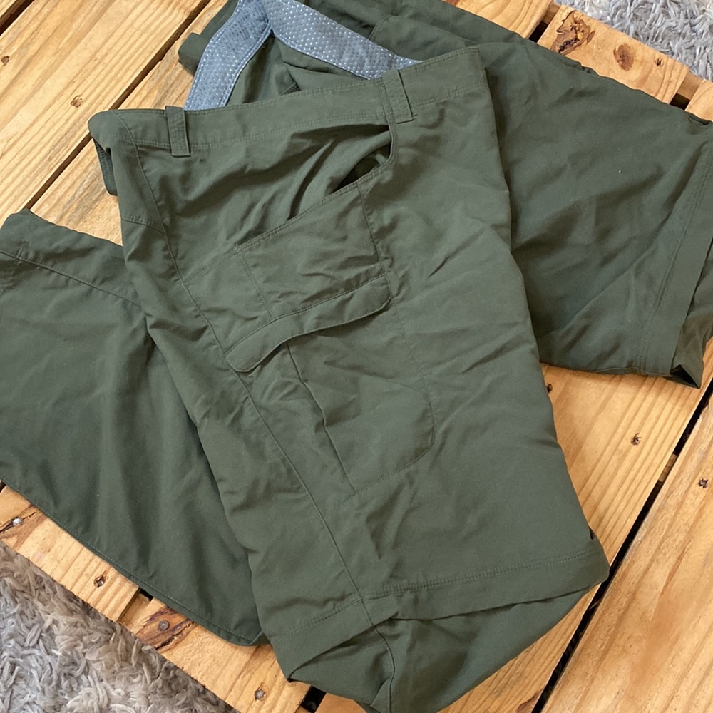 Mountain Hard Wear Convertible Hiking / Trail pants - Picture 2 of 5